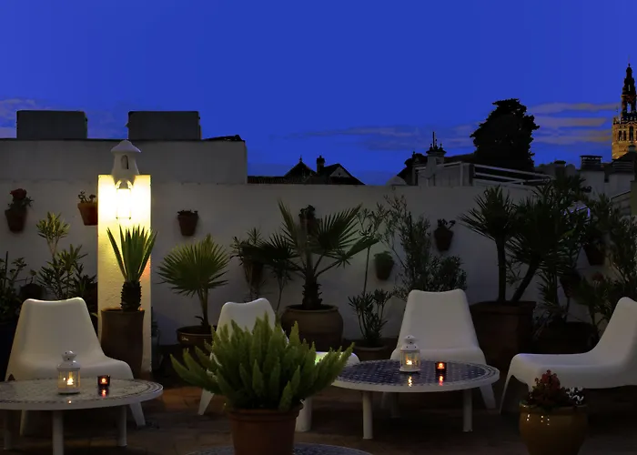 Un Patio En Santa CruzHotel Seville